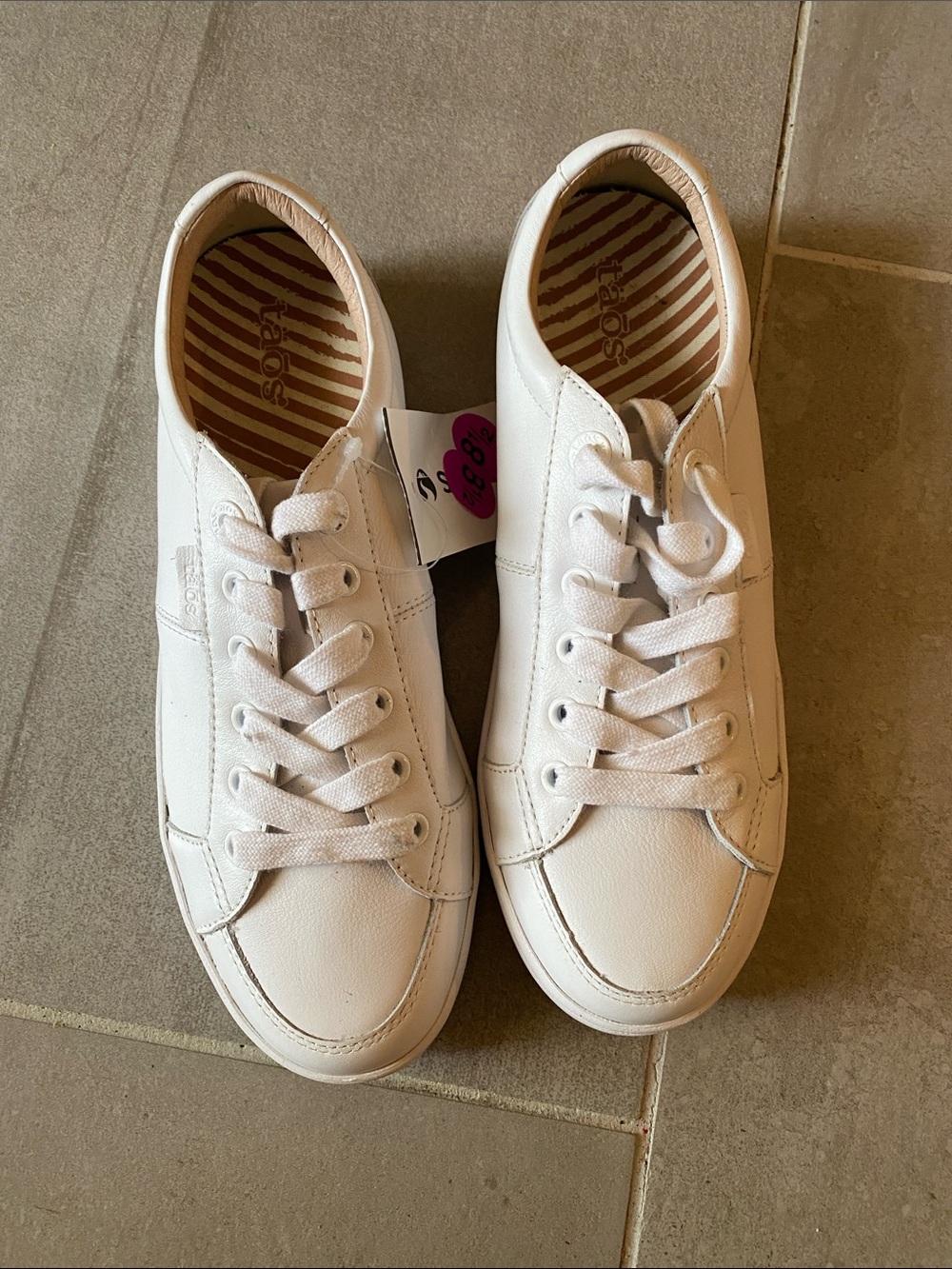 NWT Women's White Genuine Leather Lace-Up Casual Sneakers